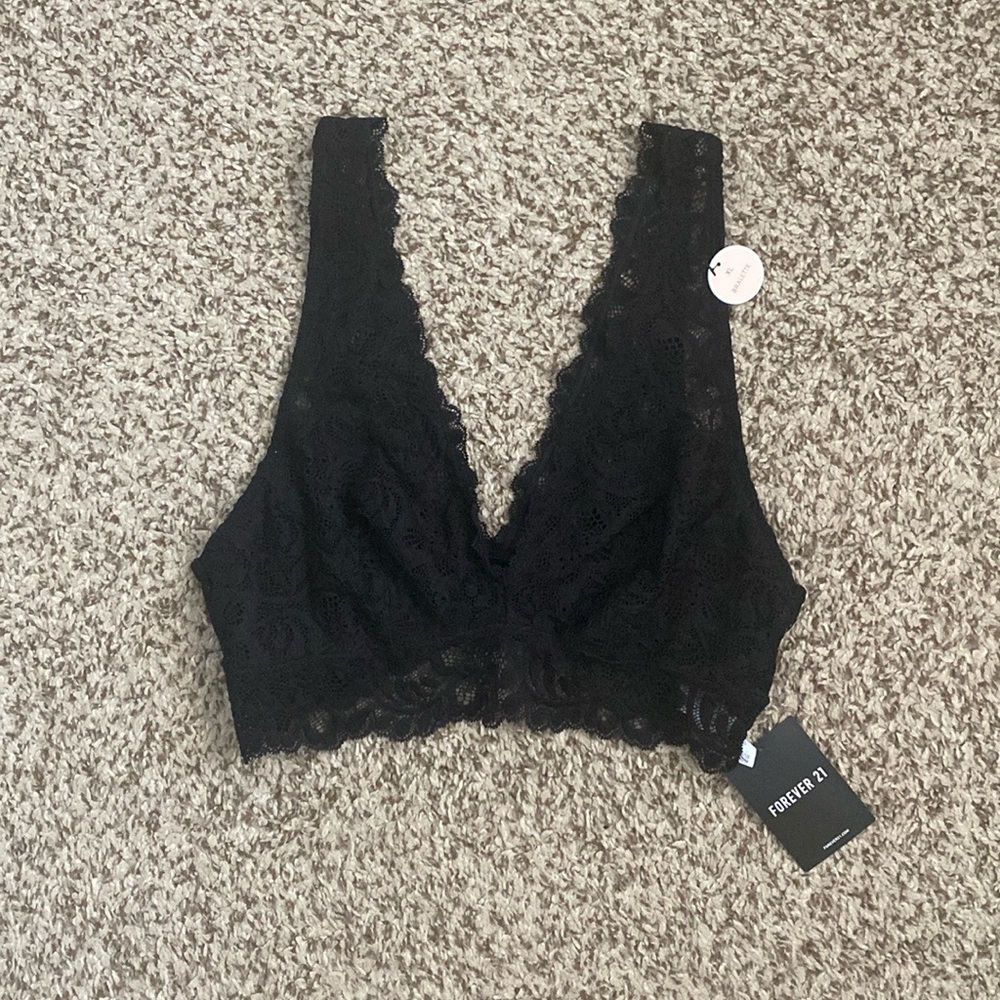 NWT Floral Lace Plunge Bralette